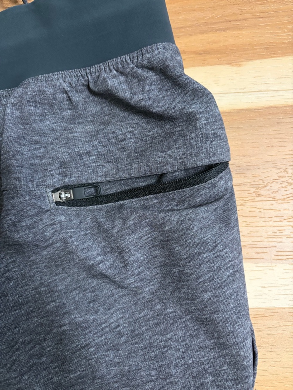 Men’s medium lululemon shorts - Picture 4 of 5